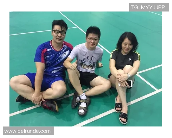 武汉羽毛球队与西安羽毛球队赛后战术分析与复盘探讨 武汉羽毛球队与西安羽毛球队赛后战术分析与复盘探讨