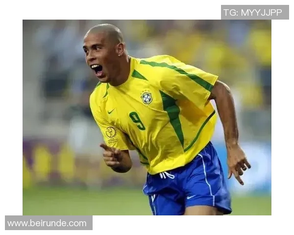 足球明星的射门威力揭秘：技术与力量的完美结合与影响力分析