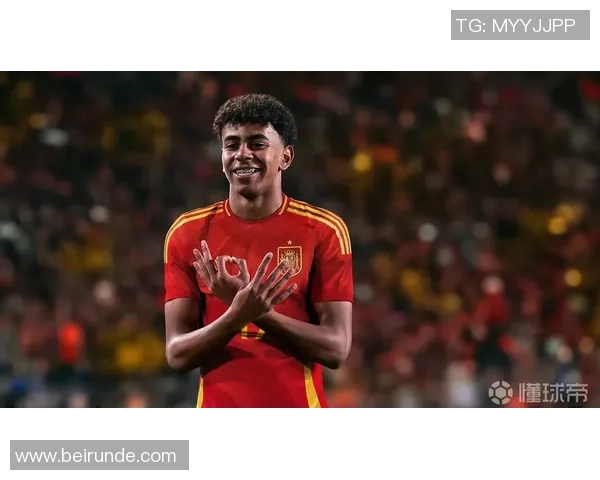 足球明星齐聚抖音挑战赛展现惊人技巧与幽默风采引发热潮